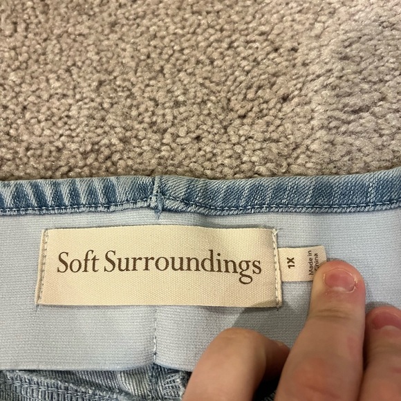 Soft Surroundings Pull On Light Wash Jeans with Button Accents - Picture 6 of 9